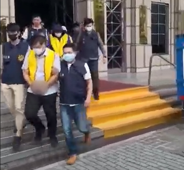 男子刘威辰等22人移送检方侦办。(记者邱俊福翻摄) 男子刘威辰等22人移送检方侦办。(记者邱俊福翻摄)