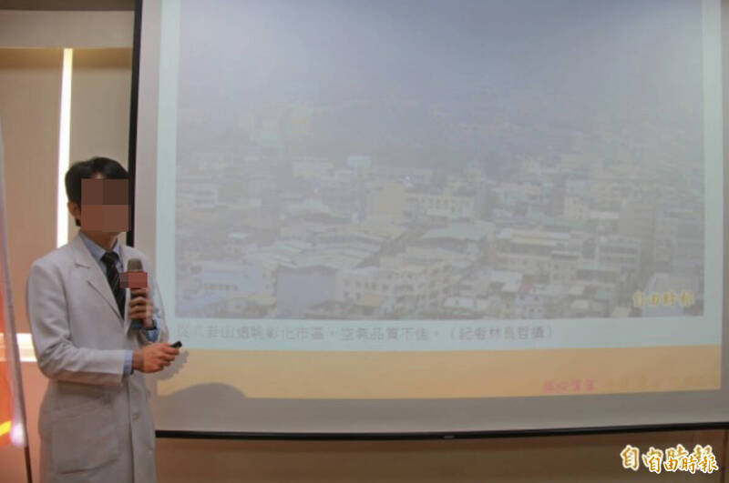 黎姓医师凭借帅气外表和医生形象,多次上电视节目常畅谈医疗知识,未料遭人爆料婚外情。(资料照) 黎姓医师凭借帅气外表和医生形象,多次上电视节目常畅谈医疗知识,未料遭人爆料婚外情。(资料照)