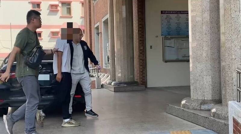 新竹县竹北警方今(14日)循线逮捕2名20来岁林姓男子。 (警方提供) 新竹县竹北警方今(14日)循线逮捕2名20来岁林姓男子。 (警方提供)