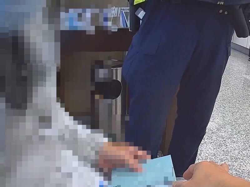 男子遇网路交友诈骗,警方及时阻诈。(警方提供) 男子遇网路交友诈骗,警方及时阻诈。(警方提供)