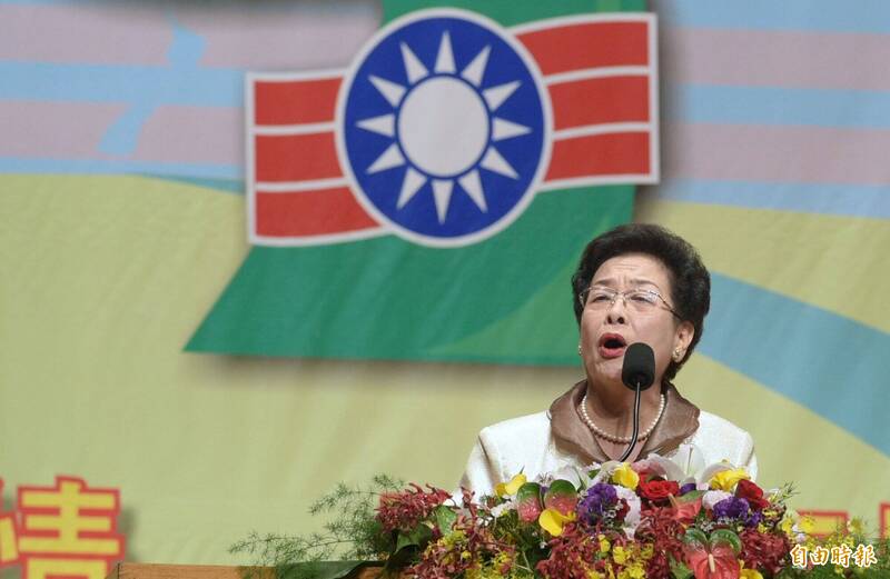 前救国团主任李钟桂(见图)失智,其堂姪李绍平为一笔272万元的财产对李妇的秘书与随扈提起民事告诉。(资料照,记者张嘉明摄) 前救国团主任李钟桂(见图)失智,其堂姪李绍平为一笔272万元的财产对李妇的秘书与随扈提起民事告诉。(资料照,记者张嘉明摄)