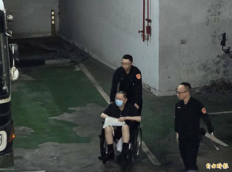 台北地检署今日提讯威京集团主席沈庆京。(记者王定传摄) 台北地检署今日提讯威京集团主席沈庆京。(记者王定传摄)