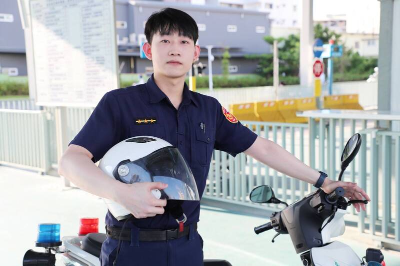 高市府邀请警员拍摄道安短片。(新闻局提供) 高市府邀请警员拍摄道安短片。(新闻局提供)