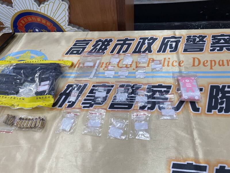 陈男与洪女持有的海洛因、安非他命和K他命等毒品。(民众提供) 陈男与洪女持有的海洛因、安非他命和K他命等毒品。(民众提供)