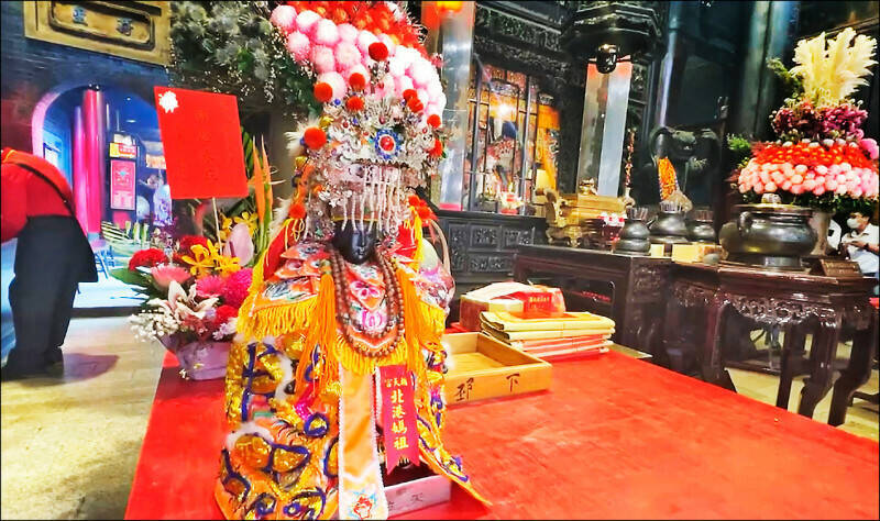 北港妈祖朝天宫神像日前遭PO上网拍卖。(民众提供) 北港妈祖朝天宫神像日前遭PO上网拍卖。(民众提供)