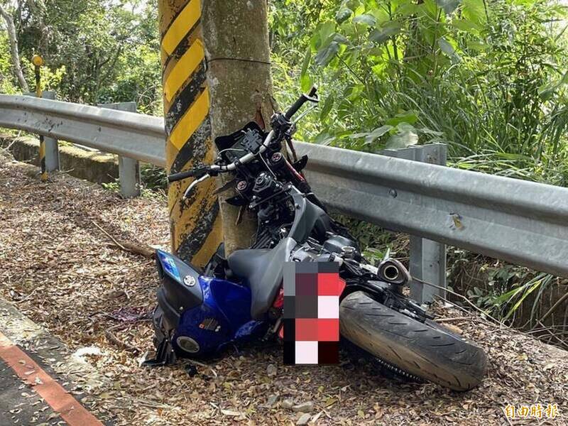 彰化139线21日发生现役军人撞路树的死亡车祸,这已是3年来第2名现役军人在139线撞死。(资料照) 彰化139线21日发生现役军人撞路树的死亡车祸,这已是3年来第2名现役军人在139线撞死。(资料照)