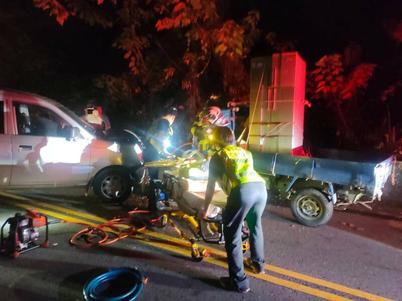 中横公路4车事故,伤者被送医救治。(警方提供) 中横公路4车事故,伤者被送医救治。(警方提供)